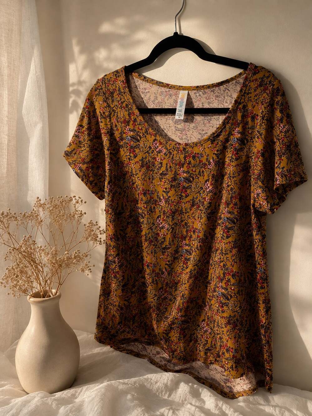 Lularoe Classic tee, XL, Mustard Floral NWT